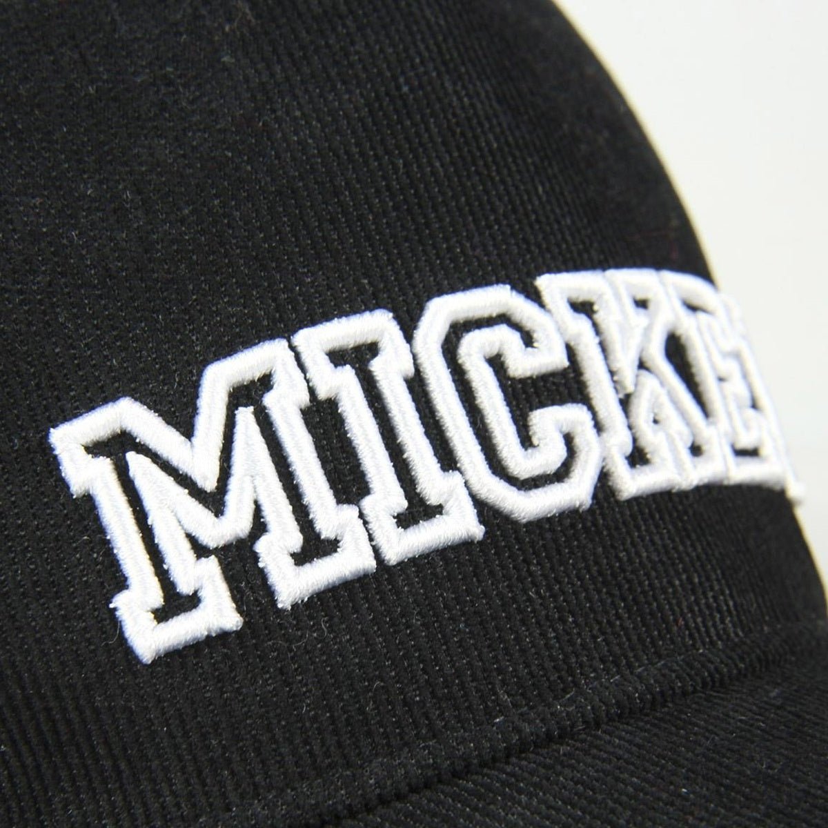 GORRA VISERA CURVA MICKEY - ILUSION SHOP