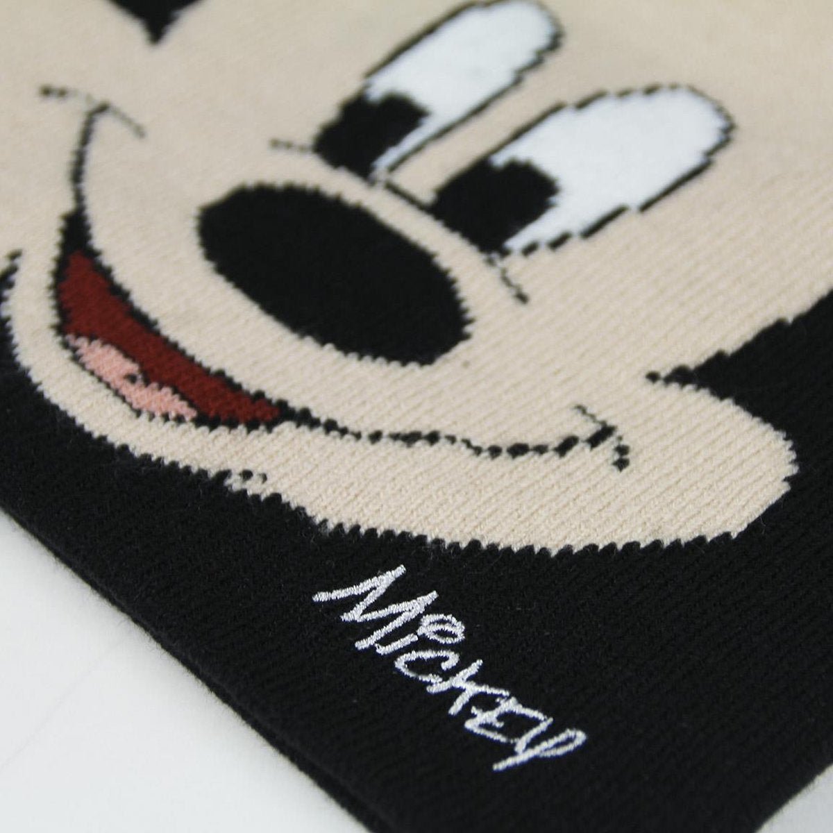 GORRO PUNTO APLICACIONES MICKEY - ILUSION SHOP