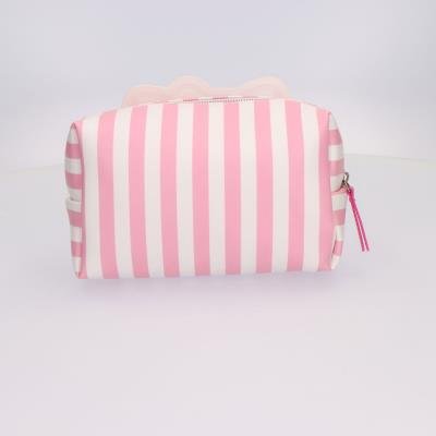 NECESER ASEO VIAJE HELLO KITTY - ILUSION SHOP