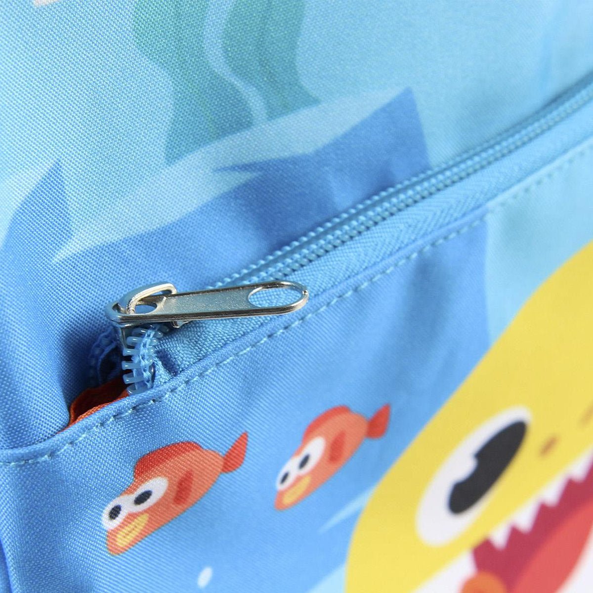 SAQUITO ESCOLAR BABY SHARK - ILUSION SHOP