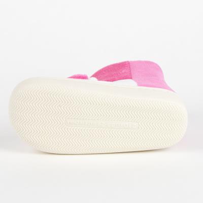 ZAPATILLAS DE CASA BOTA APLICACIONES HELLO KITTY