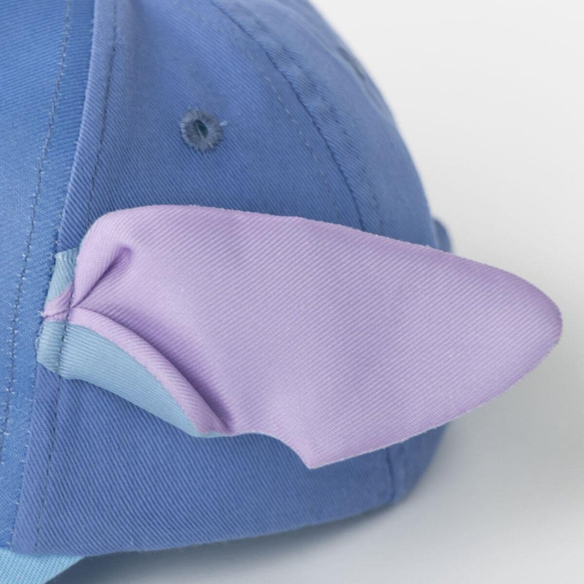 GORRA VICERA CURVA STITCH - ILUSION SHOP