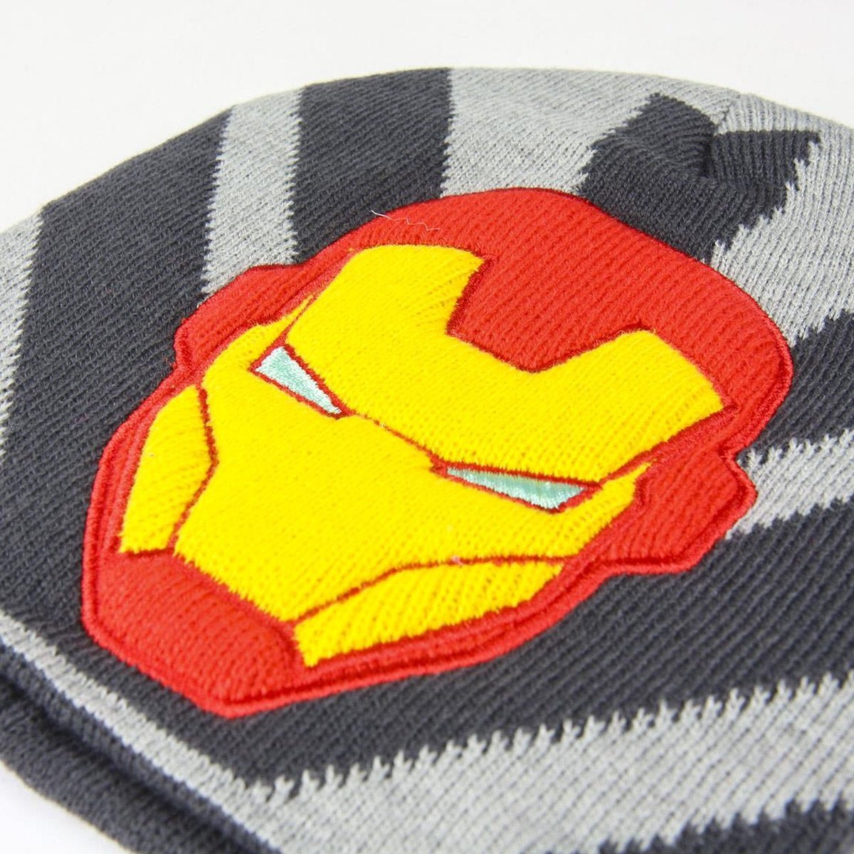 GORRO CON APLICACION AVENGERS IRON MAN - ILUSION SHOP