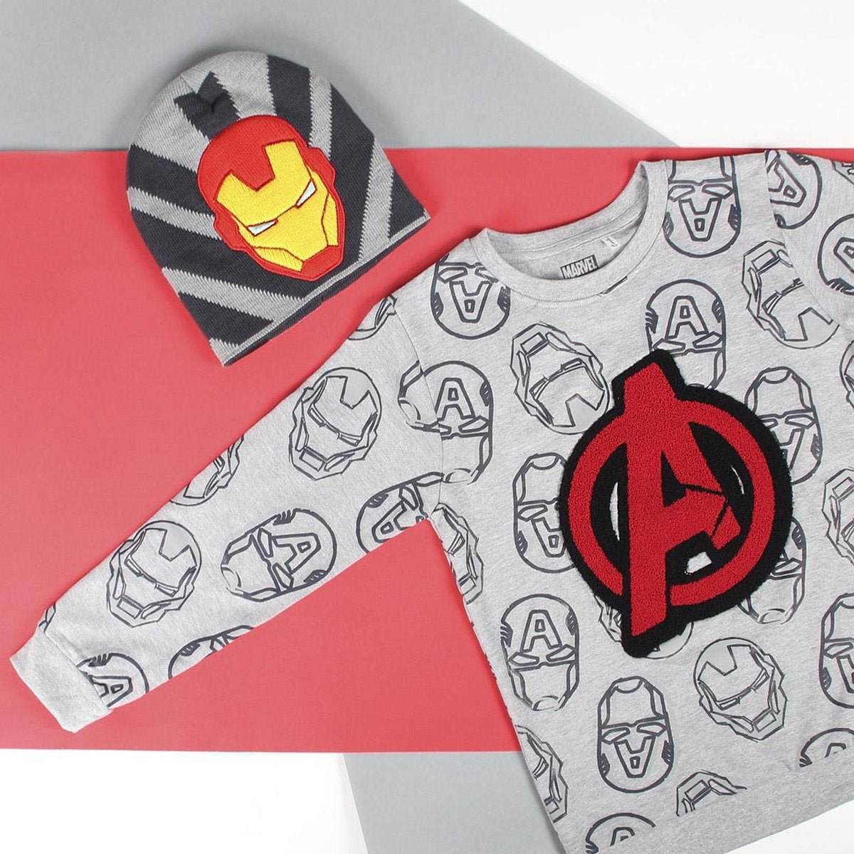 GORRO CON APLICACION AVENGERS IRON MAN - ILUSION SHOP