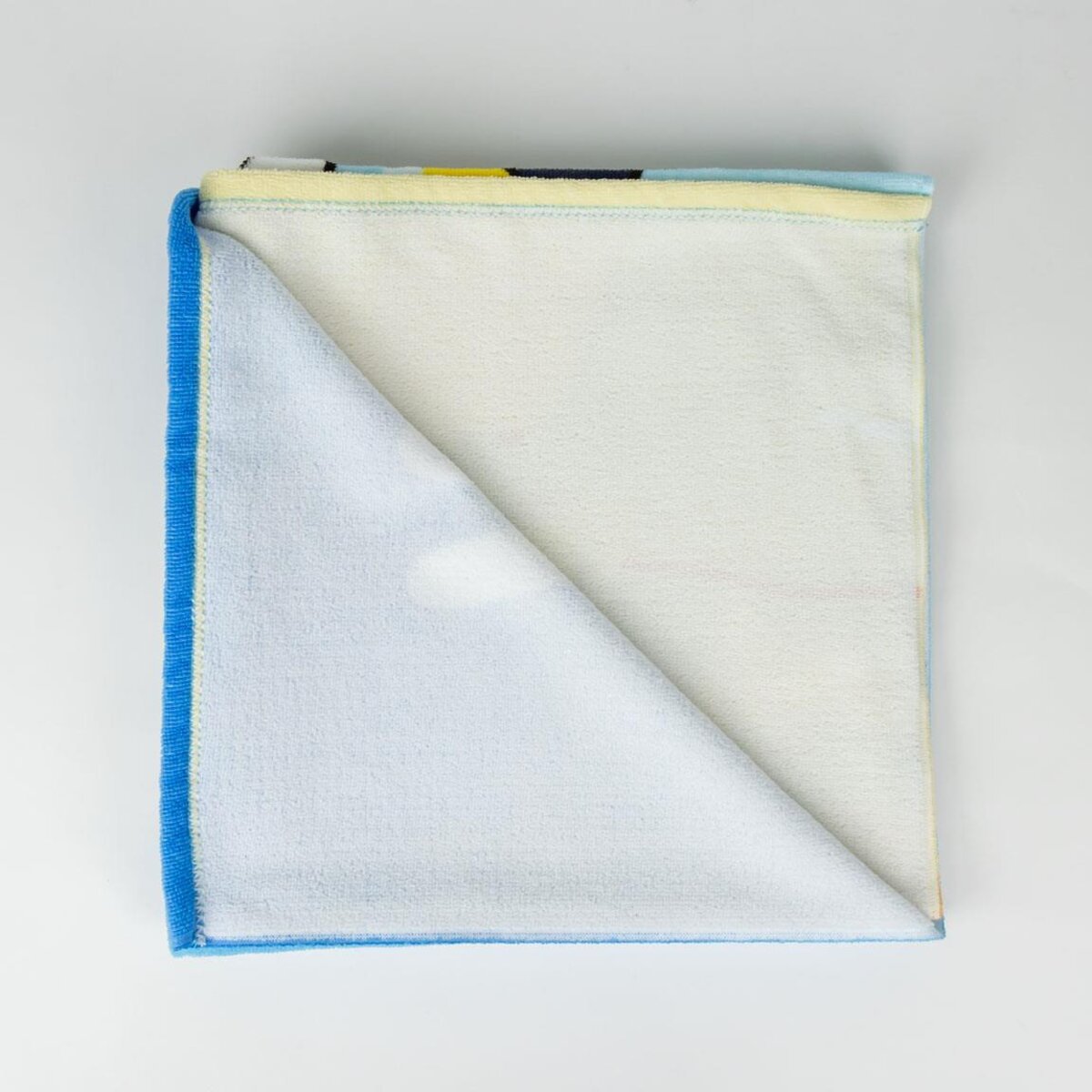 TOALLA MICROFIBRA BLUEY - ILUSION SHOP